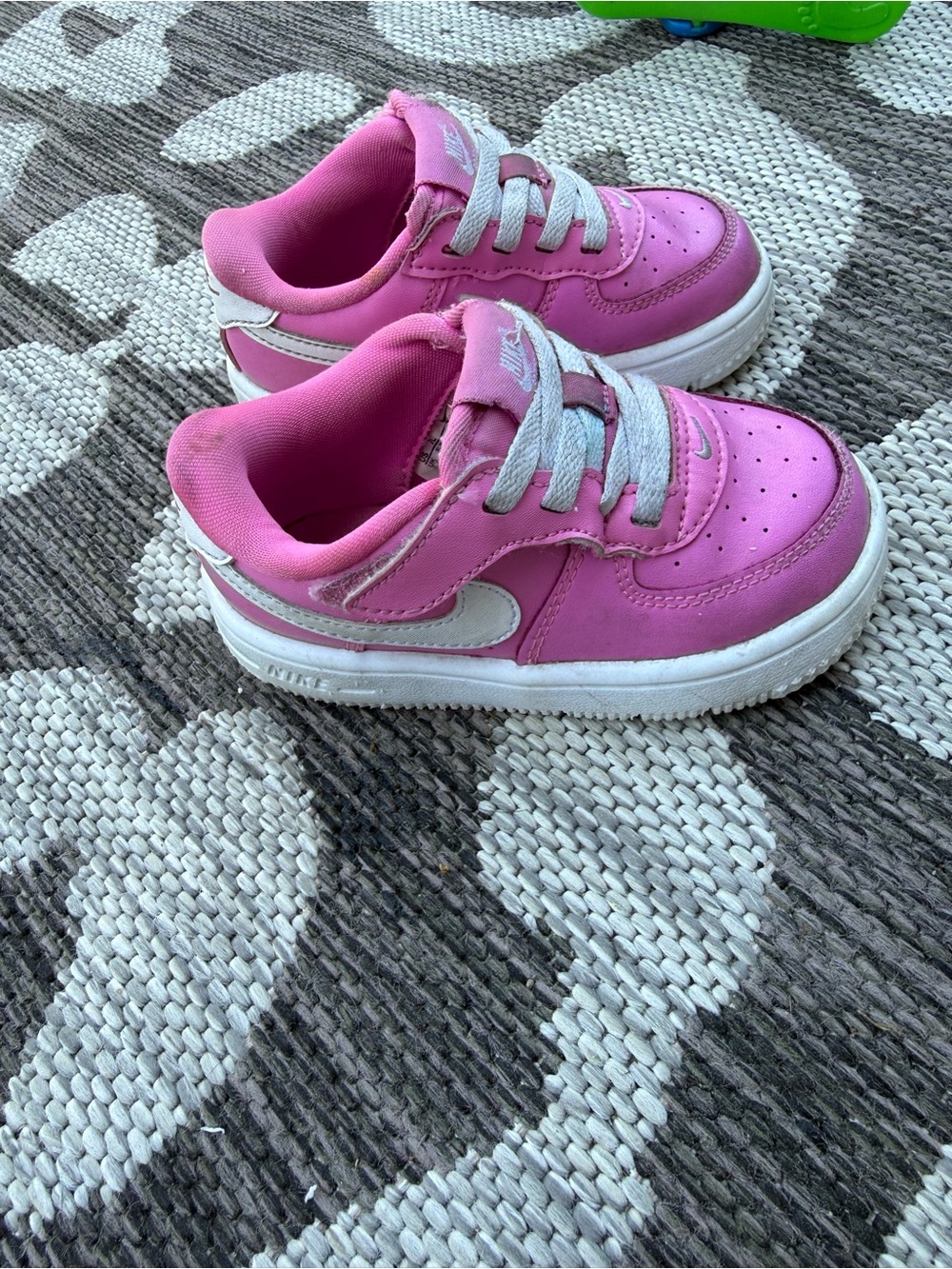 Nike Kids Pink & White Low-Top Sneakers